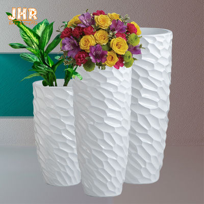 Vasi da fiori bianchi della piantatrice della resina di lucentezza per le piante artificiali