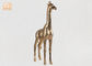 Statua animale diritta della Tabella delle figurine della scultura della giraffa della vetroresina della foglia di oro