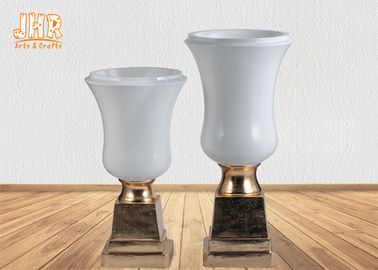 Piedestallo moderno bianco lucido della foglia di oro dei vasi della Tabella del centro delle piantatrici della vetroresina