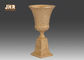 Forma del trofeo del vaso glassata classico della Tabella del centro delle piantatrici dell'urna della vetroresina dell'oro
